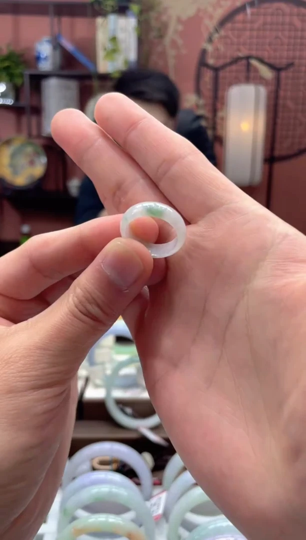 未镶嵌戒指翡翠W***?3552******