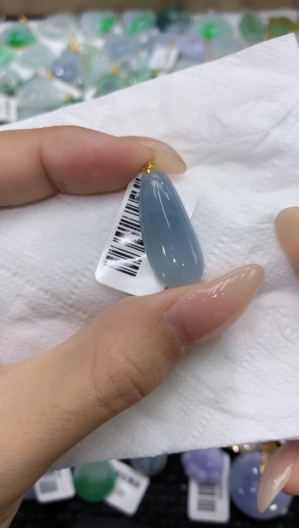 颈饰18K金镶嵌翡翠111111111111