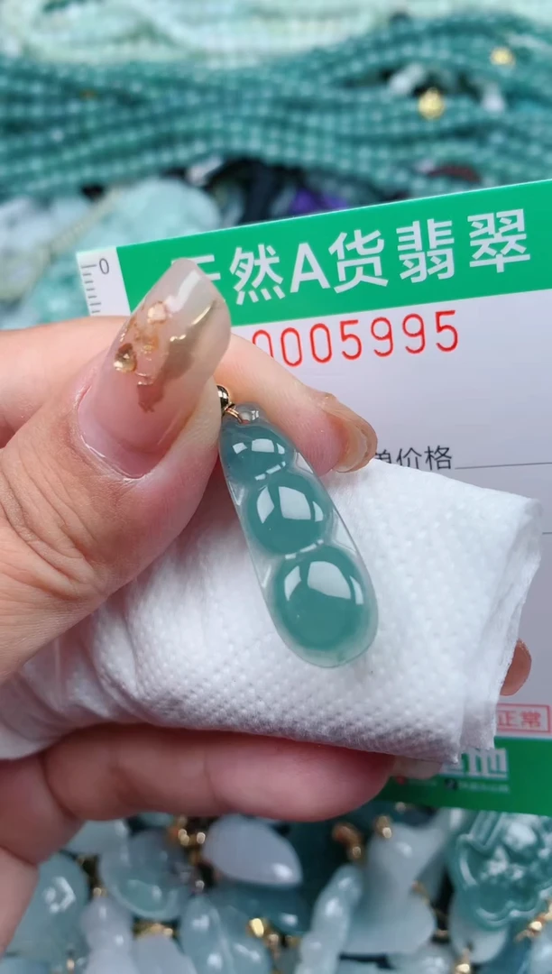 【闪购商品】翡翠颈饰未镶嵌.0005995