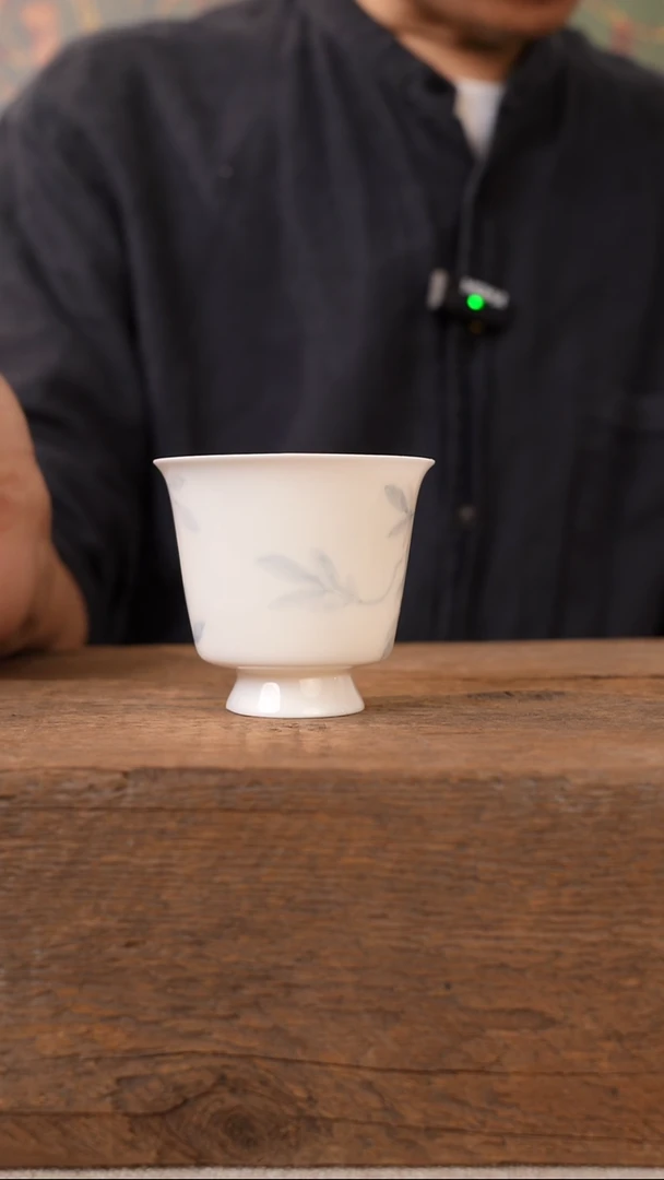 玉泥白瓷-手绘青花青枝玉兰映真茶杯（容量36ml）