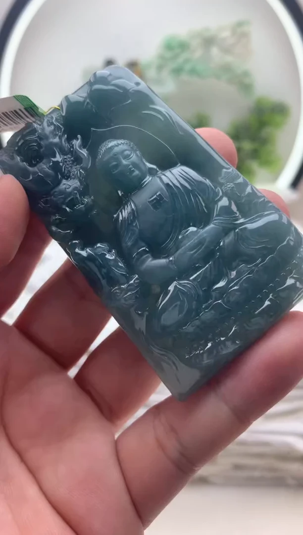 颈饰未镶嵌翡翠大日如来