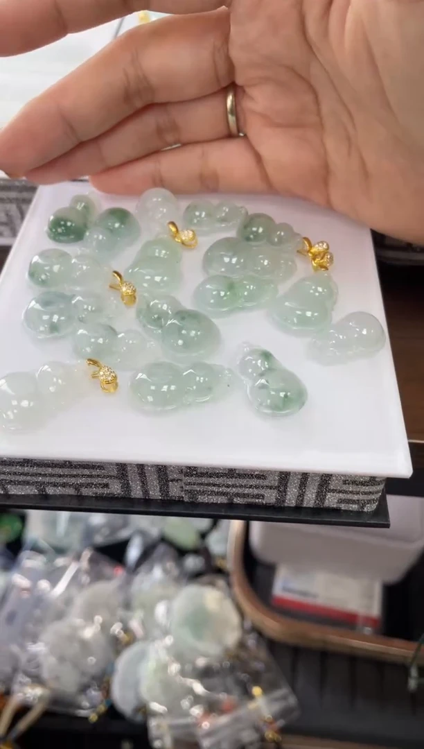 吊坠(不含链)银S925镶嵌翡翠葫芦    多样性发货发一件