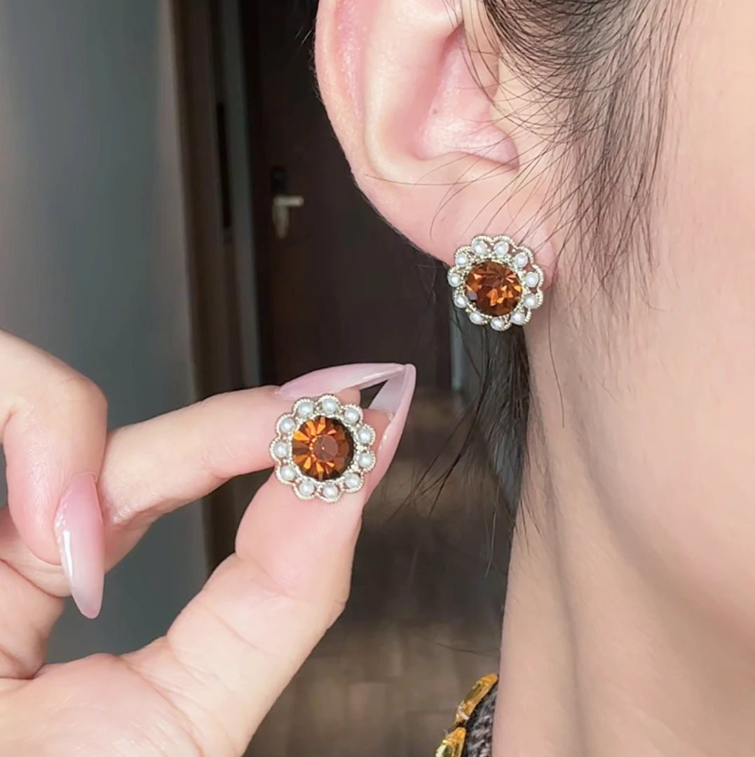 铜合金仿水晶耳饰 复古轻奢高级感茶色太阳花耳环气质珠珠耳钉
