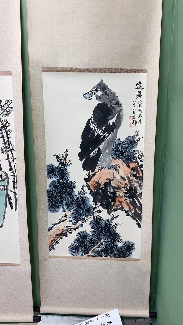 竖款精品三尺鹰卷轴