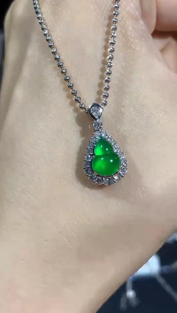 吊坠(不含链)18K金镶嵌翡翠C85