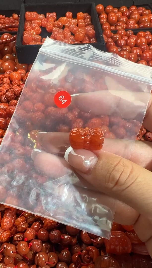 颈饰未镶嵌南红玛瑙1