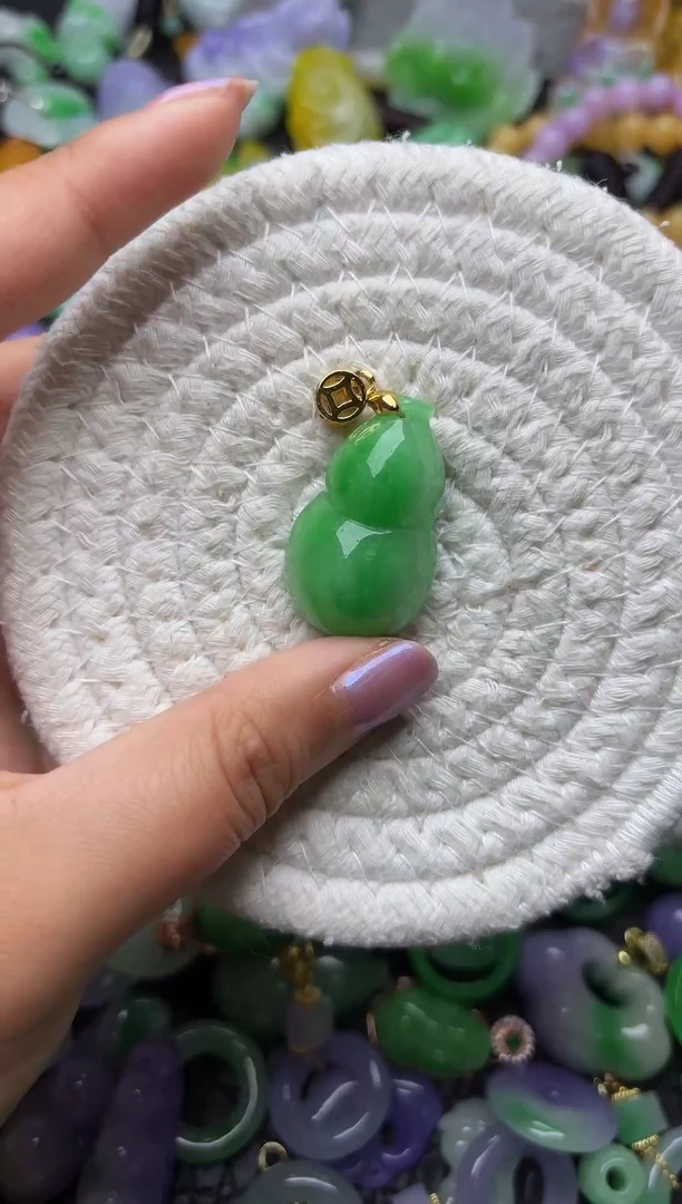 颈饰未镶嵌翡翠缅甸翡翠吊坠