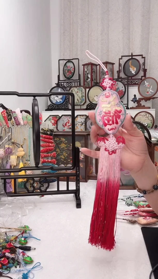 扇子苏绣作品手工车挂