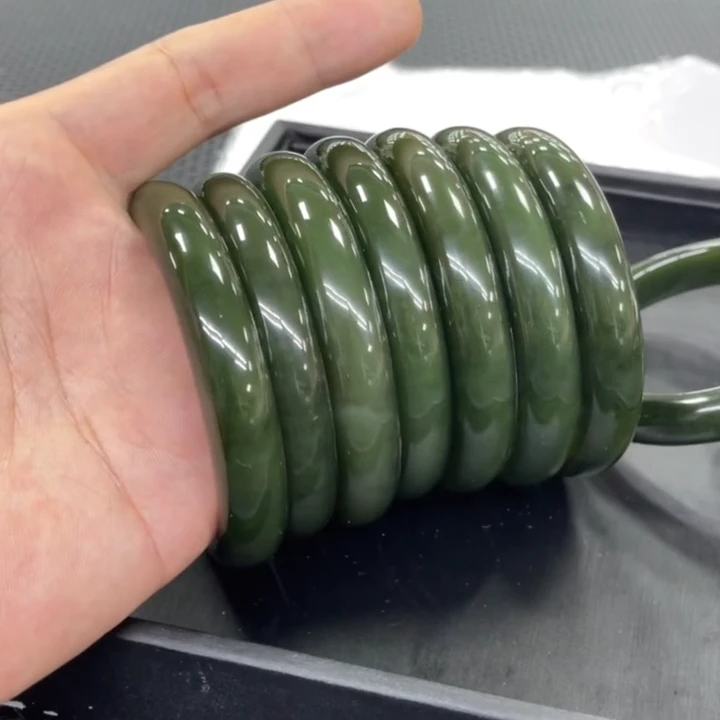 【老郑家】和田玉手镯一支(多样性发1件)