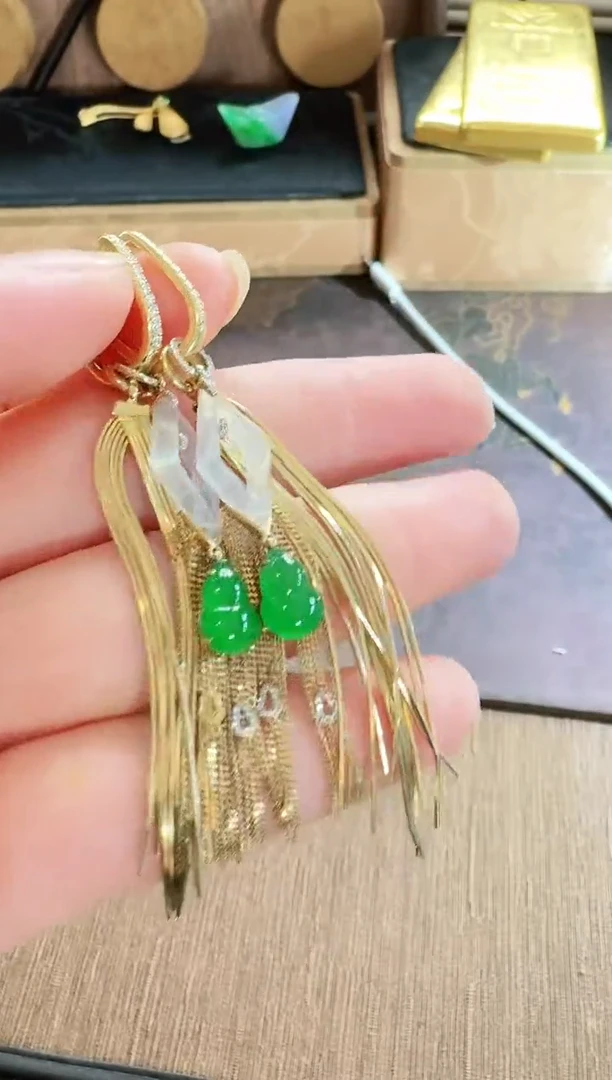 翡翠18K金镶嵌耳饰耳饰