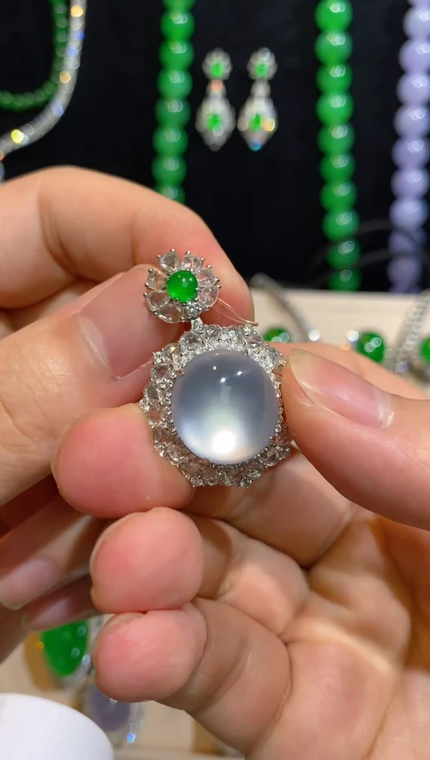 吊坠(赠链)18K金镶嵌翡翠翡翠吊坠