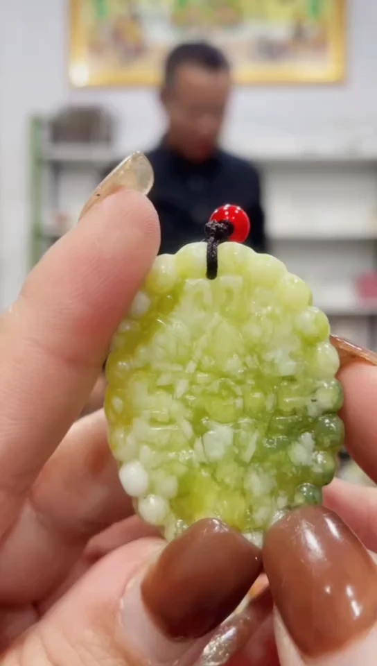 未镶嵌岫玉颈饰