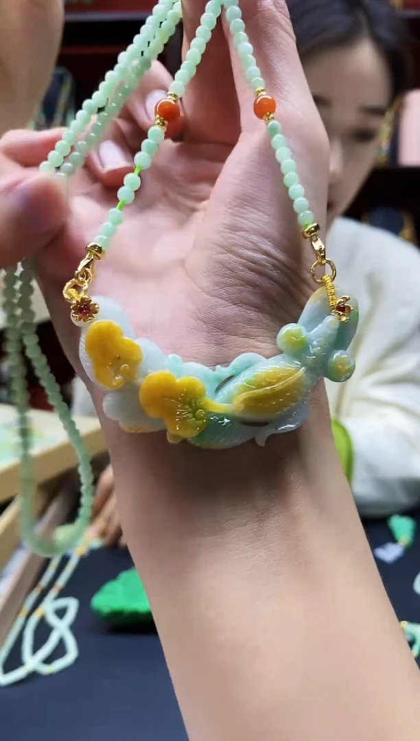 颈饰未镶嵌翡翠吊坠