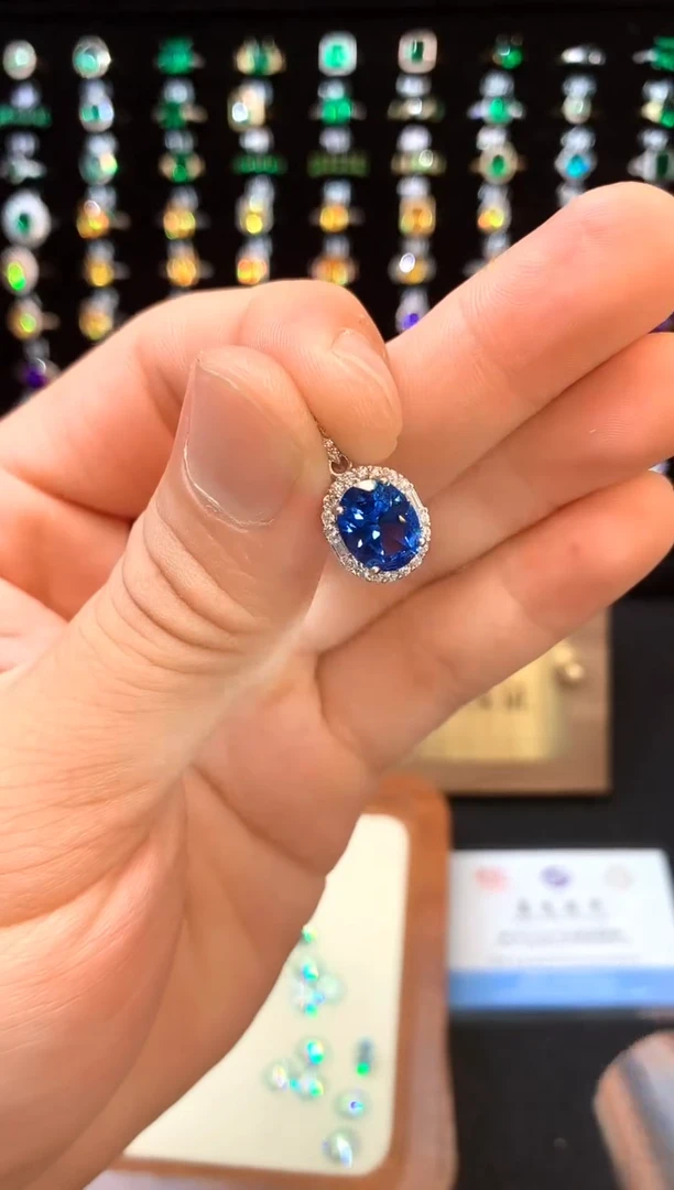 吊坠(赠链)托帕石银S925镶嵌......