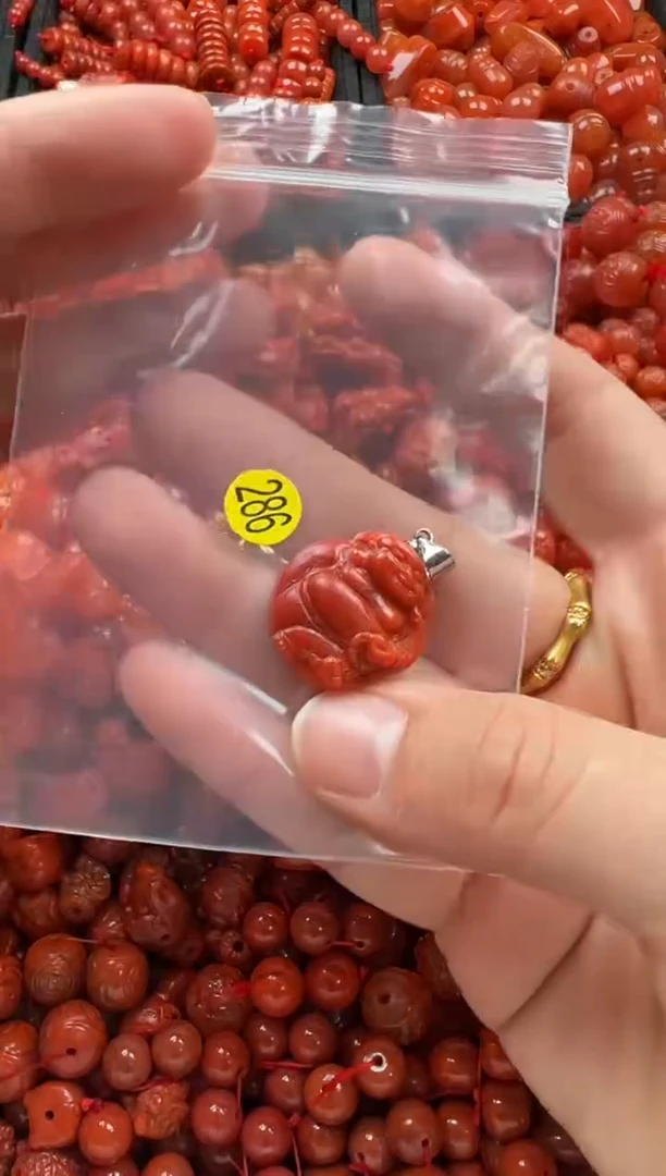 【闪购商品】南红玛瑙颈饰未镶嵌1