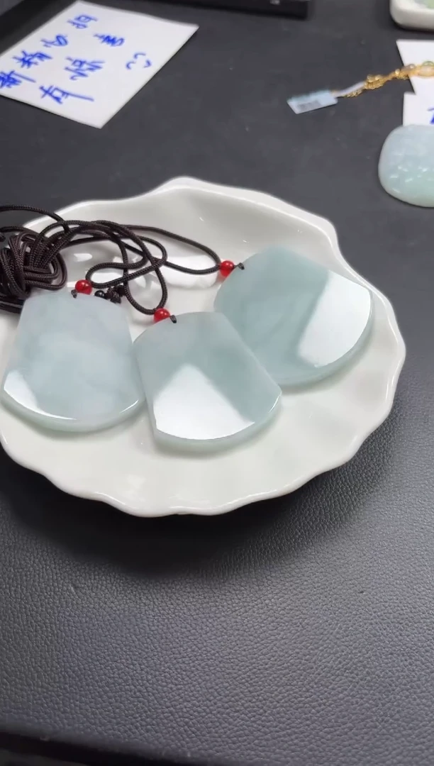 未镶嵌挂件翡翠多样性发一件R703152