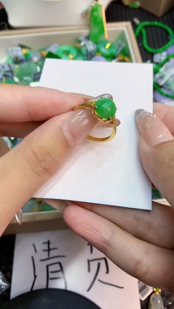 颈饰未镶嵌翡翠1