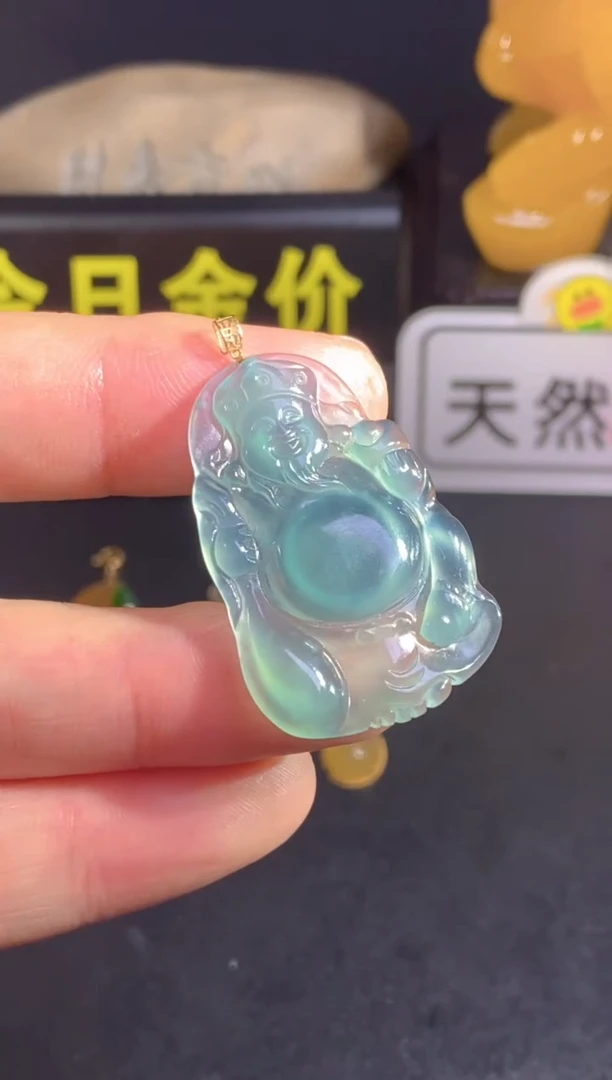 颈饰18K金镶嵌翡翠