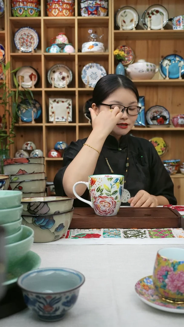 瓷片小可陶瓷一个杯子