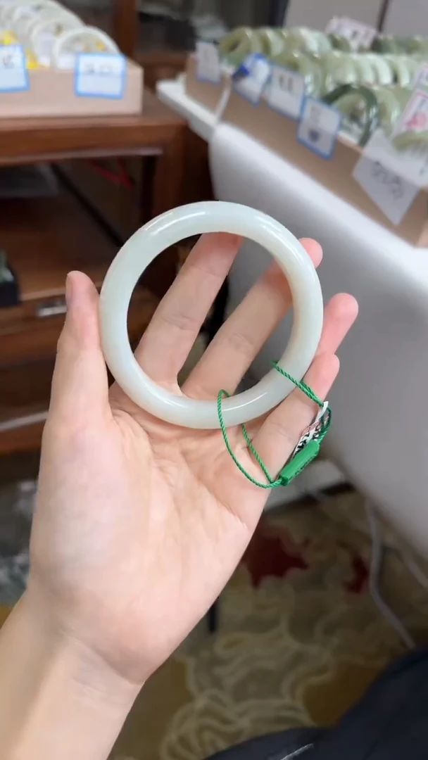 未镶嵌手镯和田玉60