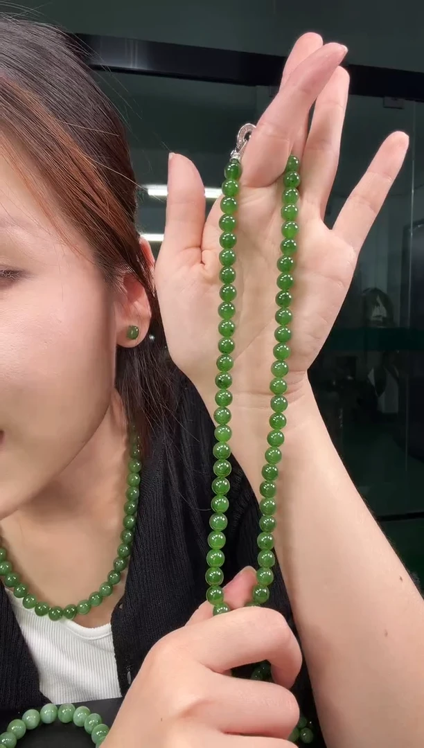 项链未镶嵌和田玉（碧玉）碧玉8mm正阳绿项链