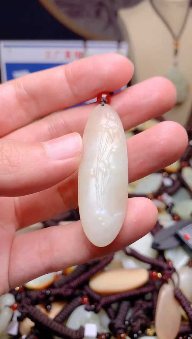 和田玉未镶嵌颈饰1