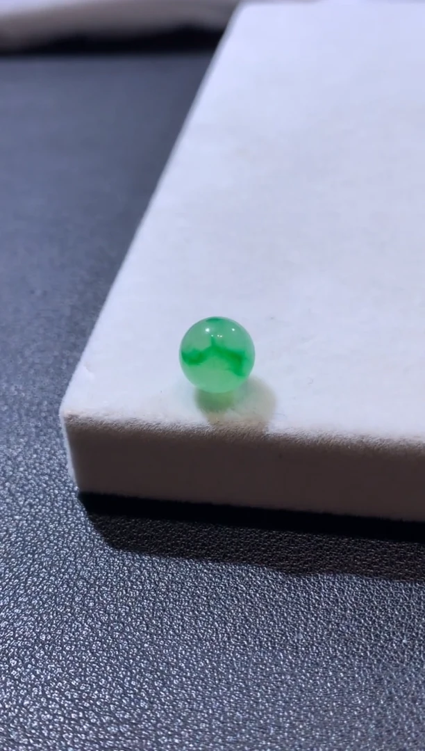 未镶嵌定制翡翠8.3卡珠子23800