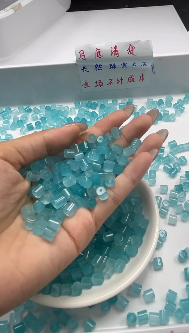 玛瑙/玉髓颈饰未镶嵌w2265海蓝宝桶珠5*5mm*30颗