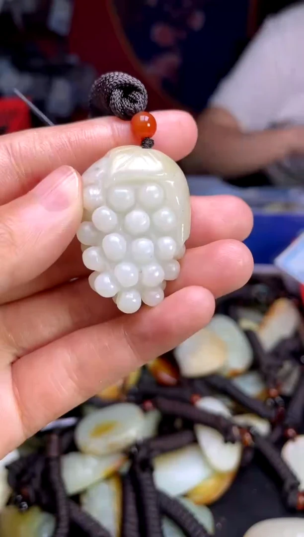 和田玉未镶嵌颈饰1