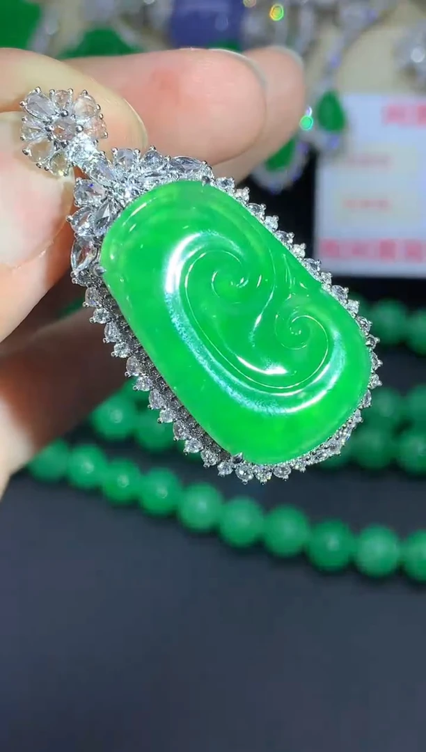 颈饰18K金镶嵌翡翠763-中国好珍宝