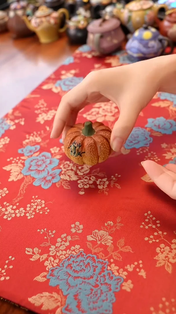 宜兴紫砂短信南瓜青蛙盖置