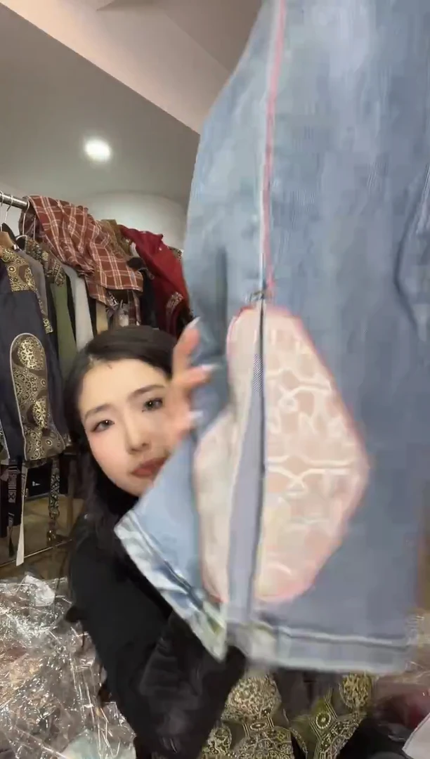 L码        125斤  牛仔裤