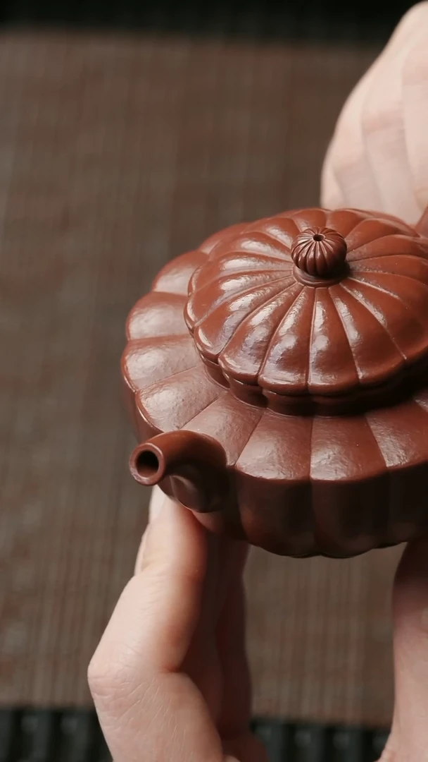 【闪购商品】紫砂茶壶明清 蒋觐侯折肩菊瓣宫灯壶