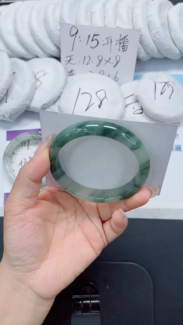 石英质玉手镯未镶嵌120-60