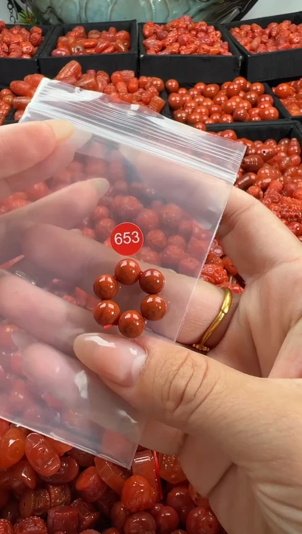 颈饰未镶嵌南红玛瑙1