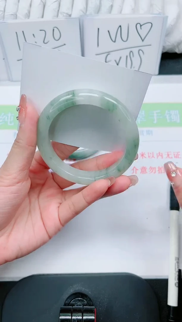 【闪购商品】石英质玉手镯未镶嵌105