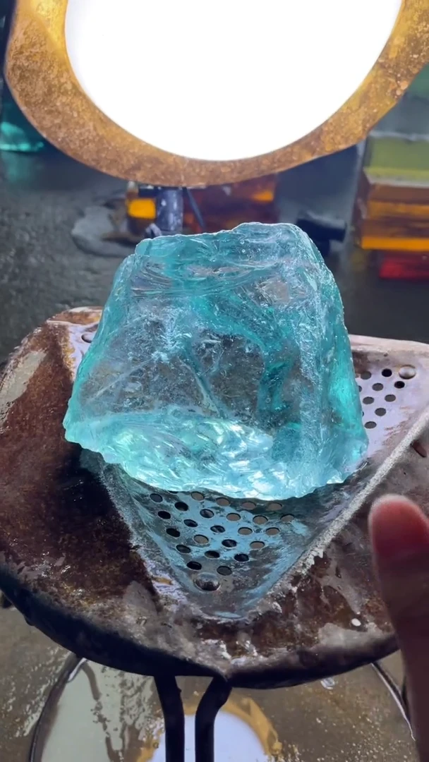 新疆彩石摆件奇石