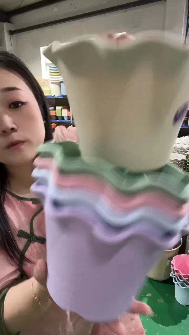 7套矮款荷叶边，带托，米白色