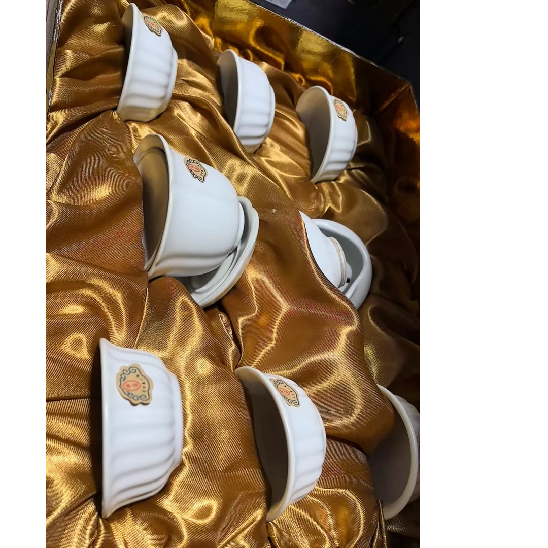 CA17茶壶水壶茶杯库存尾货餐桌（六楼）