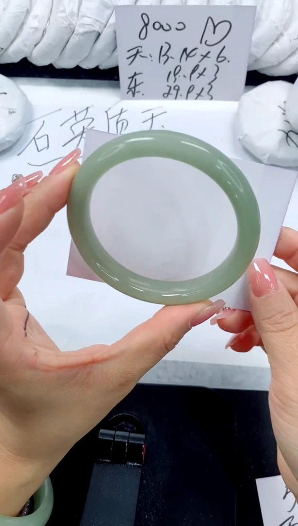 未镶嵌手镯石英质玉65-61.4