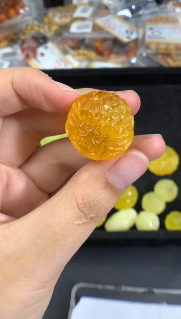 蜜蜡未镶嵌珠宝奇石05