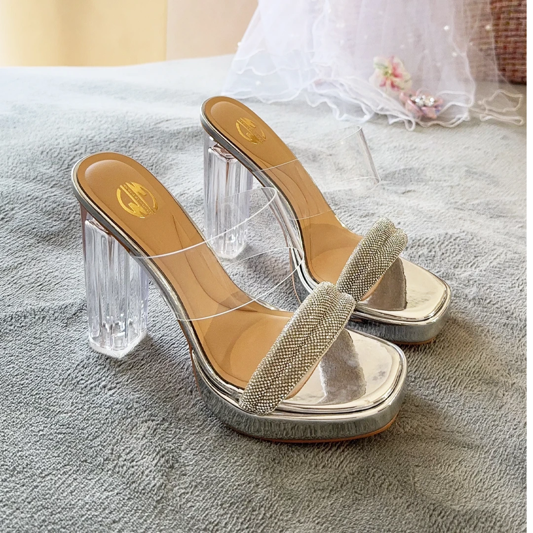 2025新款一字带高级感方跟水钻欧美高跟外穿凉拖鞋粗跟时尚夏季