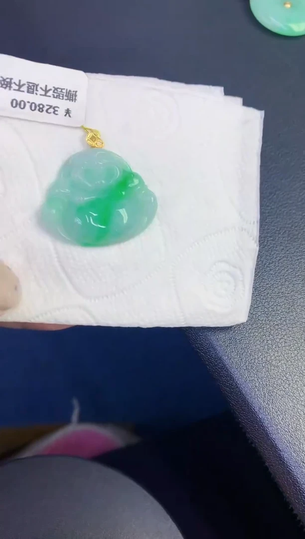 颈饰18K金镶嵌翡翠缅甸天然翡翠A货