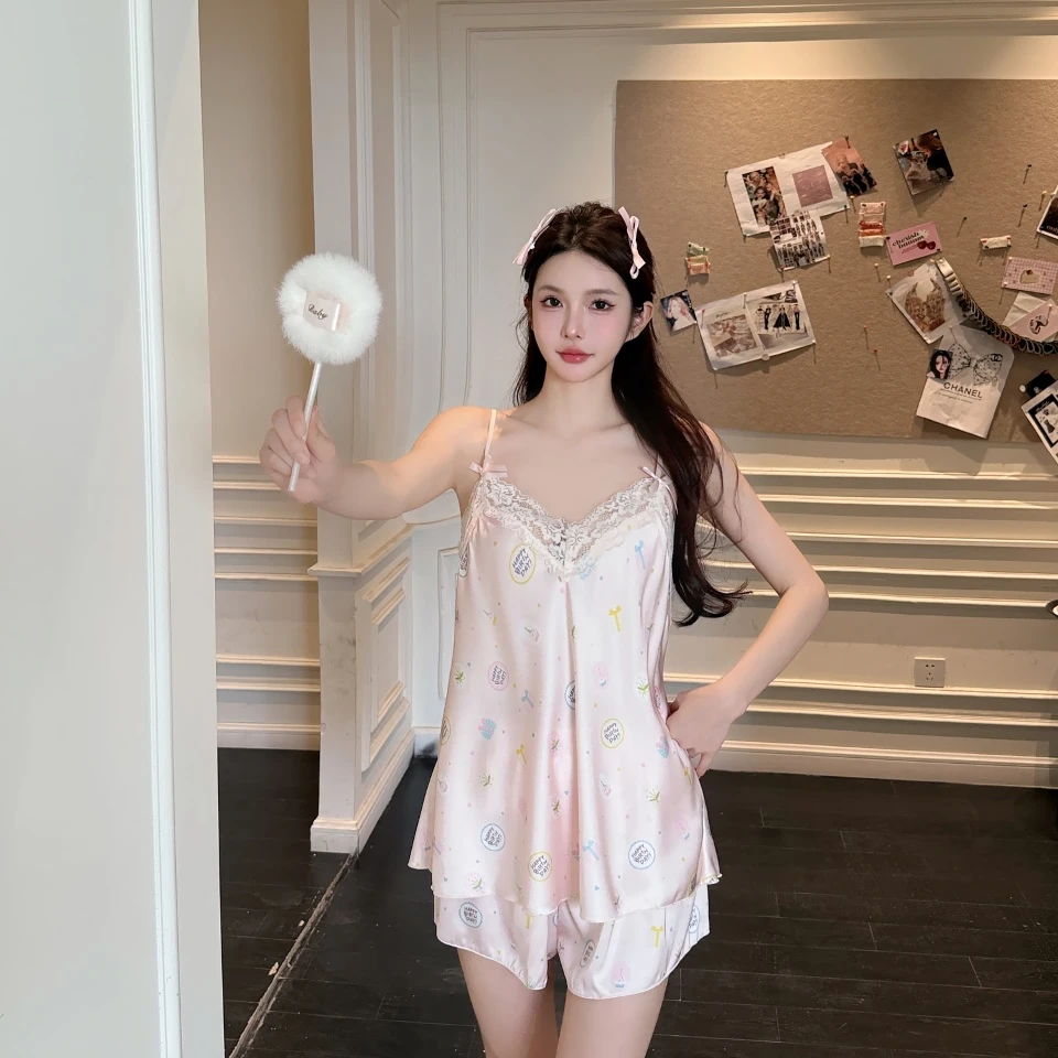 冰丝性感睡衣女夏季2025新款纯欲风吊带胸垫睡衣短裤家居服套装