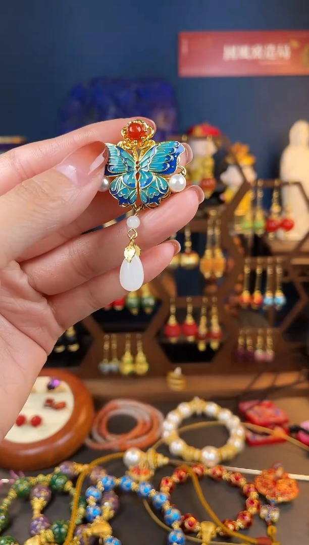 【闪购商品】蓝色蝴蝶珐琅胸针