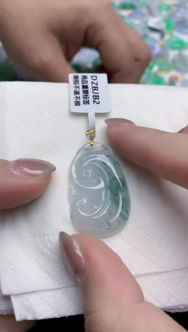【闪购商品】翡翠颈饰18K金镶嵌天然翡翠A货