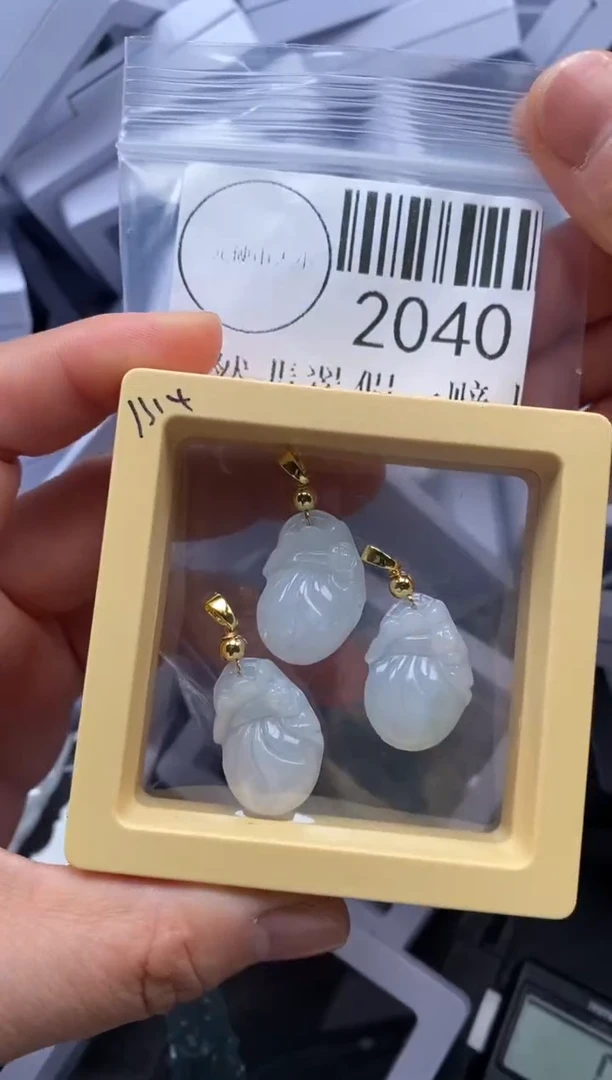 吊坠(不含链)未镶嵌翡翠2040