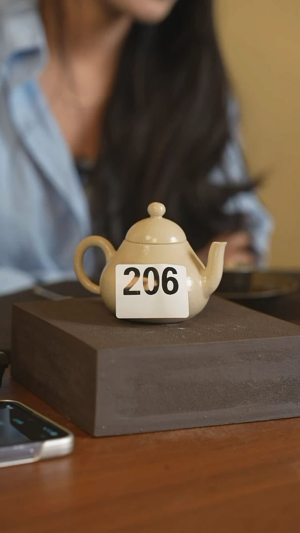 黄色梨形小壶206.