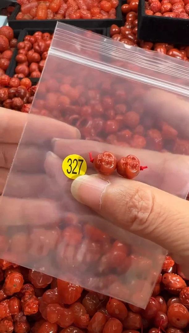 颈饰未镶嵌南红玛瑙1