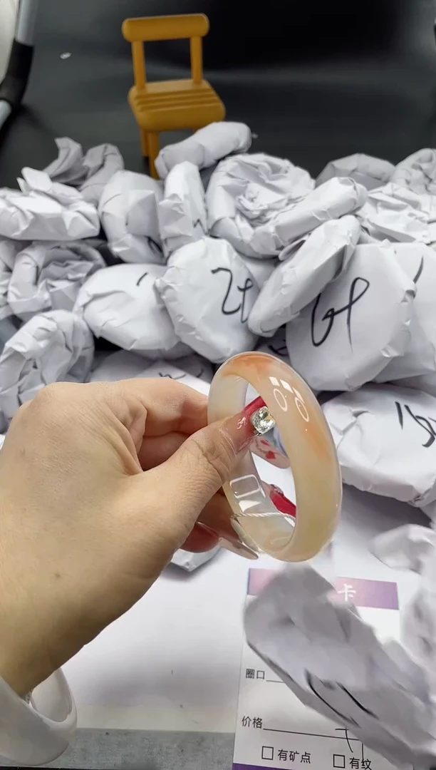 【闪购商品】石英质玉手镯未镶嵌320